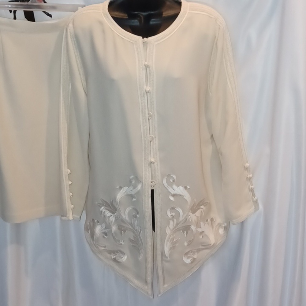 Andrea Jovine Jacket, cream, embroidered sz 8, bonus skirt sz 10